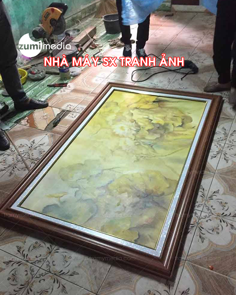 Đóng khung tranh vẽ khổ lớn cho khách hàng tại TP Thanh Hóa 2 xuong san xuat tranh anh 9