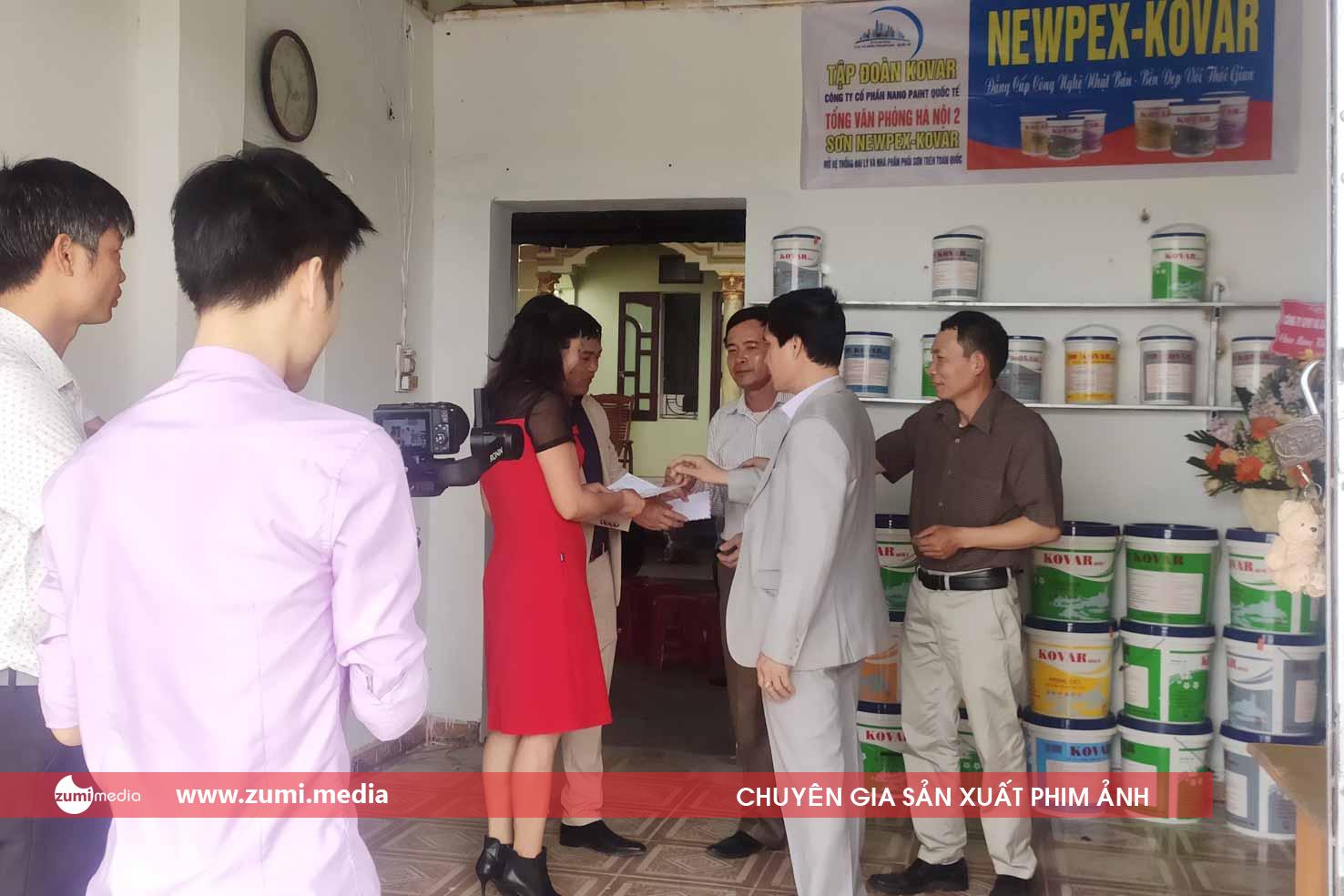 Dịch vụ quay Phim chụp ảnh sự kiện 45 năm gặp gỡ Đồng Đội tại Sầm Sơn - Thanh Hóa 6 quay phim khai truong son kovar 4