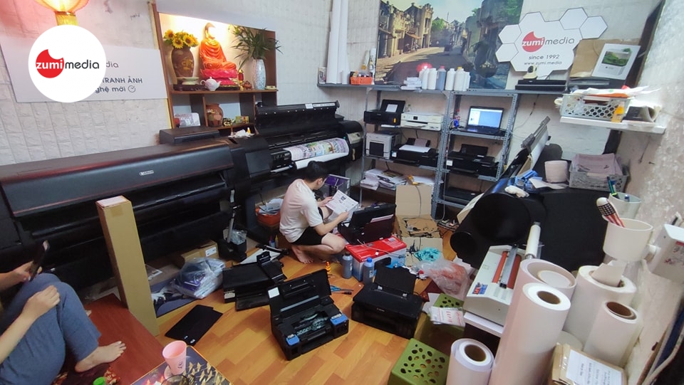 Zumi Media khai trương Lab in phóng ảnh, Xưởng Ảnh gỗ tại Kim Ngưu 52 Zumimedialabkimnguu (1)