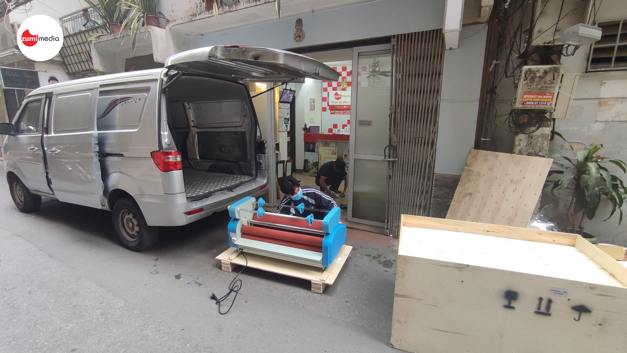 Zumi Media khai trương Lab in phóng ảnh, Xưởng Ảnh gỗ tại Kim Ngưu 69 Zumimedialabkimnguu (18)