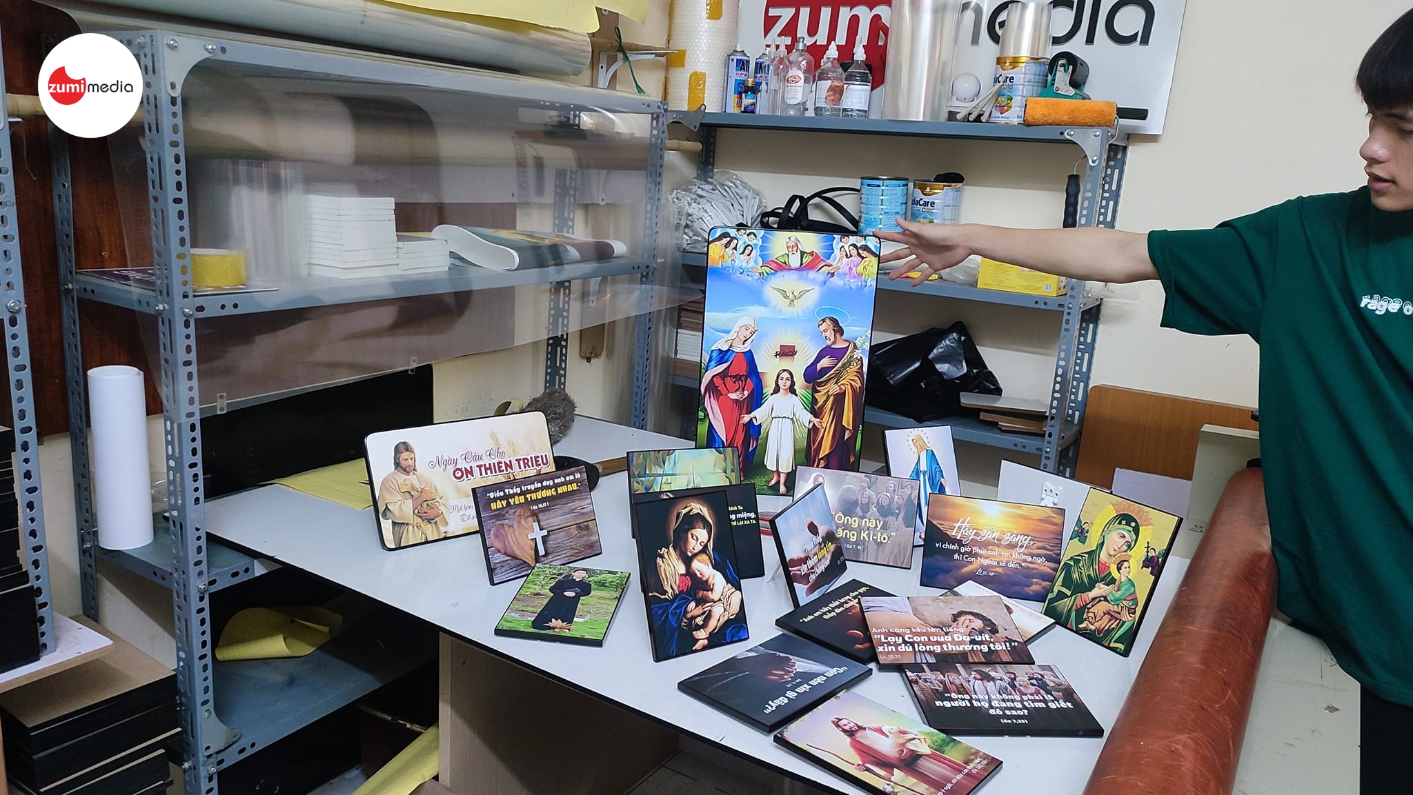 Zumi Media khai trương Lab in phóng ảnh, Xưởng Ảnh gỗ tại Kim Ngưu 57 Zumimedialabkimnguu (6)