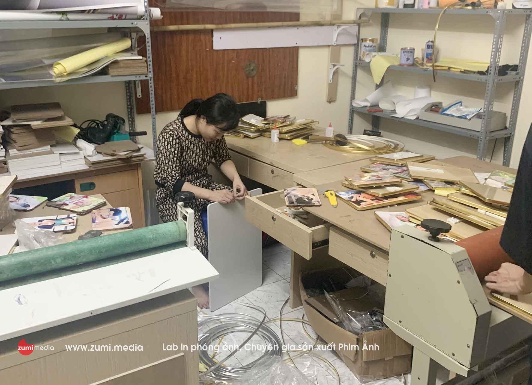 Nhà máy sản xuất Tranh Ảnh danh tiếng lâu năm tại Hà Nội 46 lab anh zumi media 15