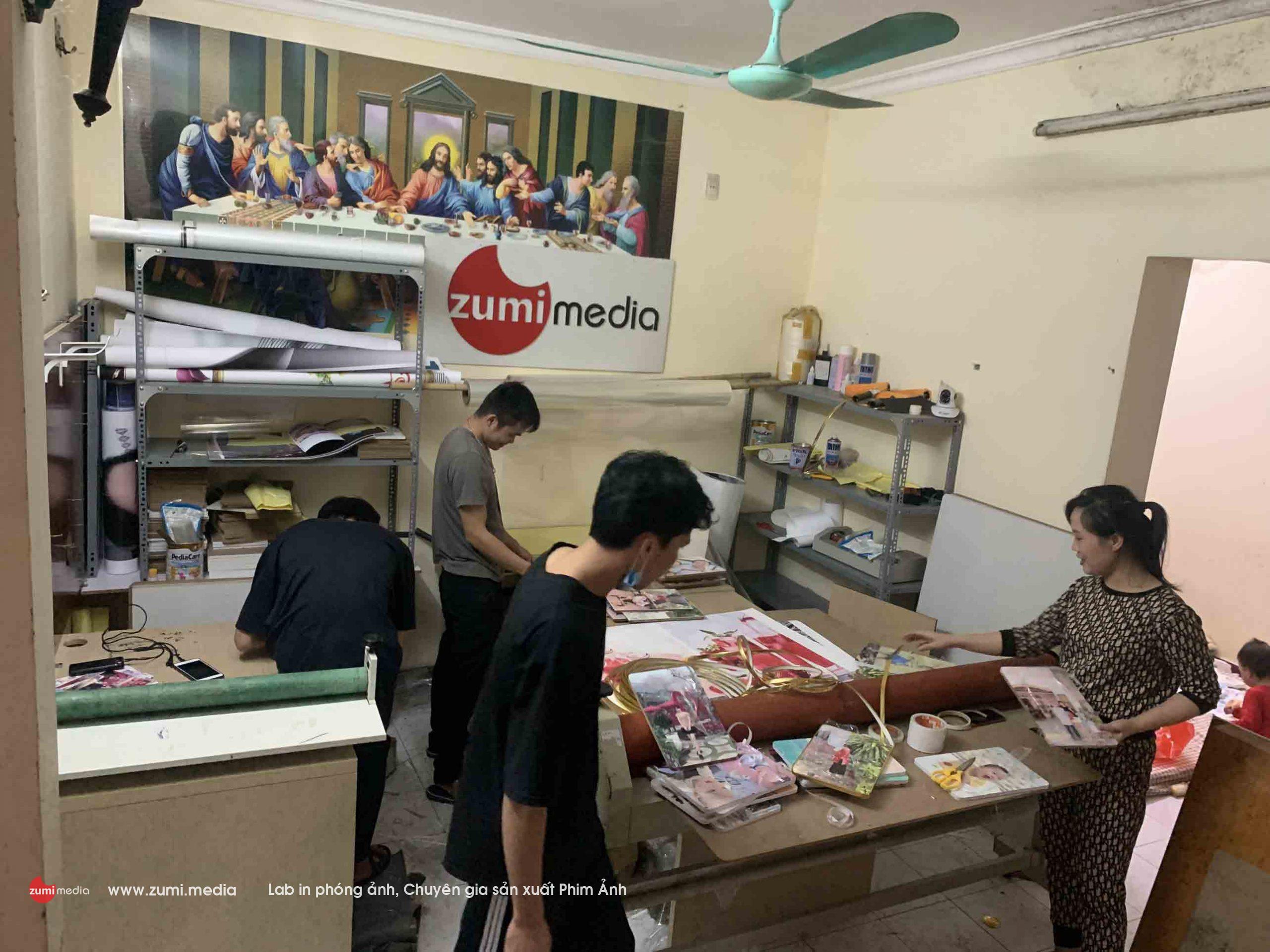 Nhà máy sản xuất Tranh Ảnh danh tiếng lâu năm tại Hà Nội 44 lab in phong anh kho lon chuyen nghiep lay ngay tai ha noi 30472 scaled