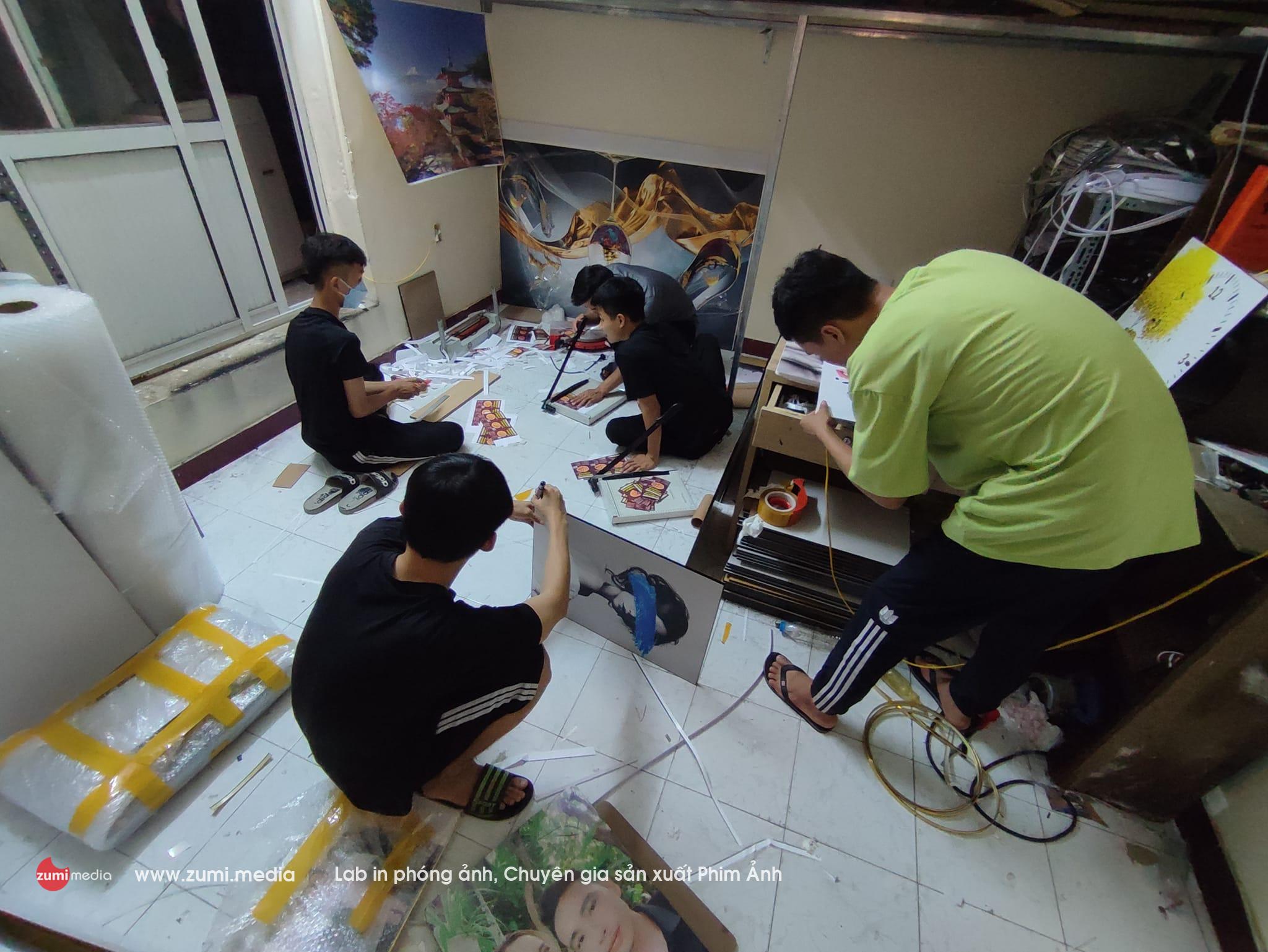 Nhà máy sản xuất Tranh Ảnh danh tiếng lâu năm tại Hà Nội 41 lab anh zumi 1