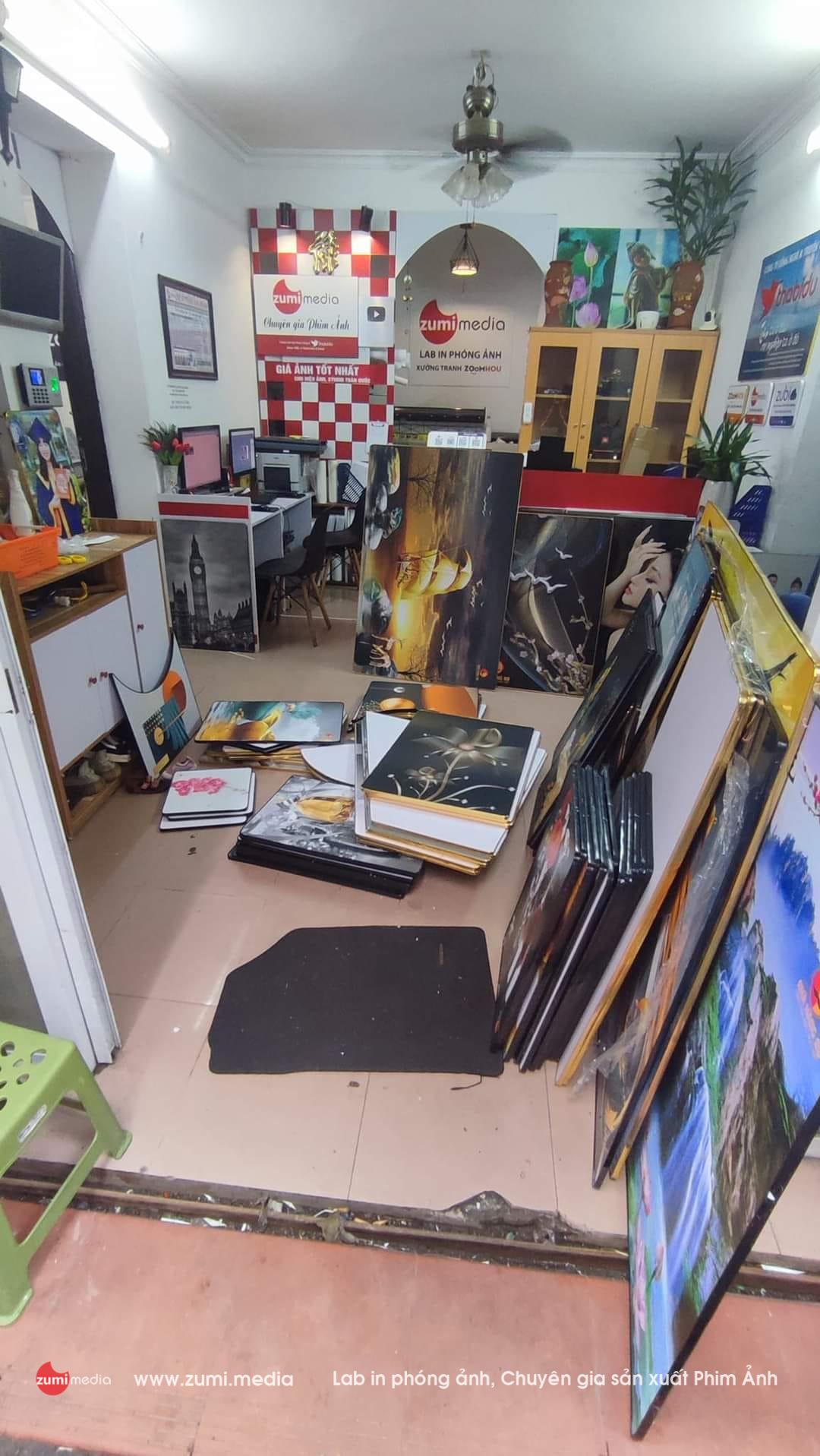 Nhà máy sản xuất Tranh Ảnh danh tiếng lâu năm tại Hà Nội 40 lab anh zumi 3