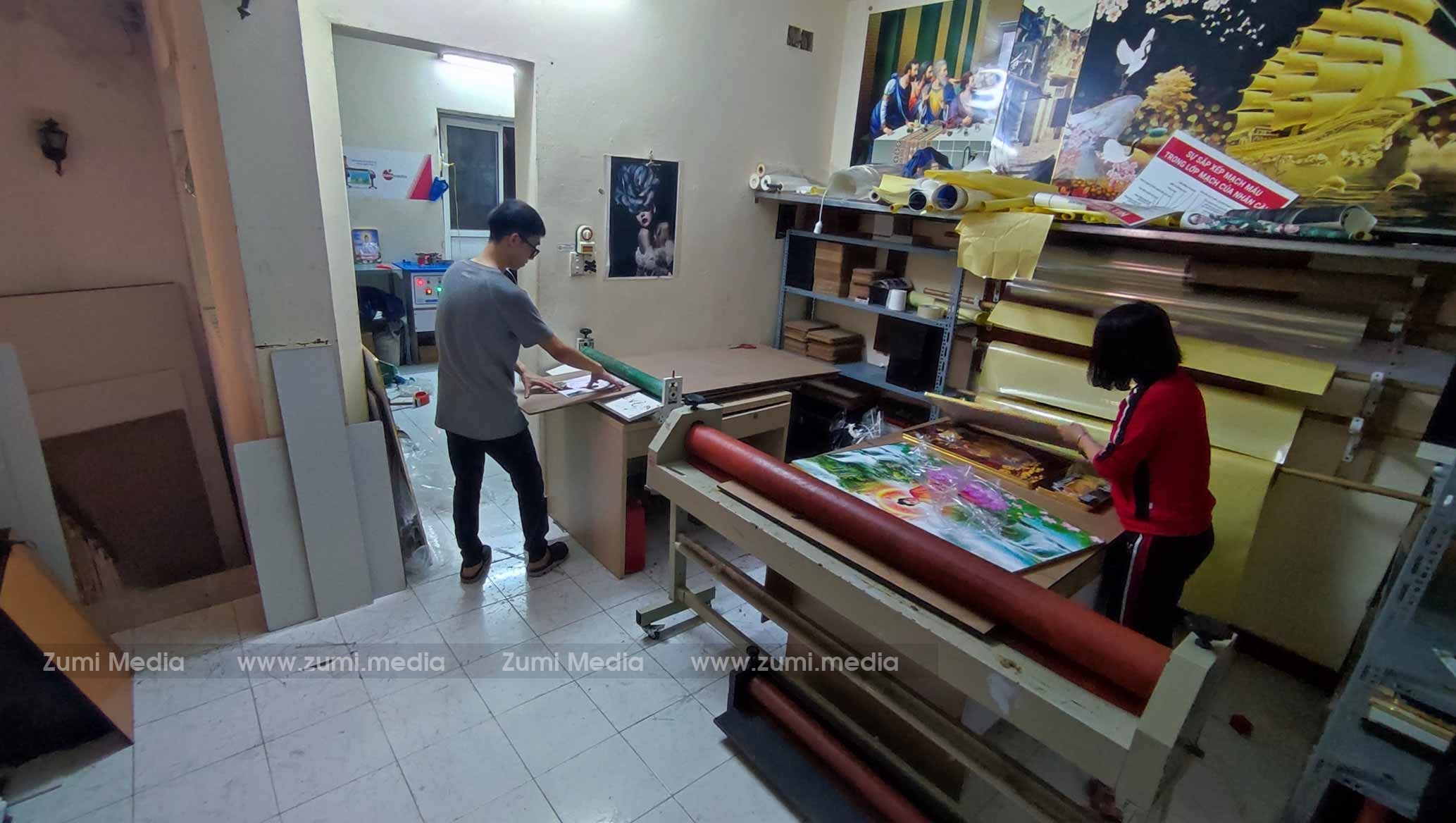 Zumi Media khai trương Lab in phóng ảnh, Xưởng Ảnh gỗ tại Kim Ngưu 22 Z4202638188752_ce8c832b4d97