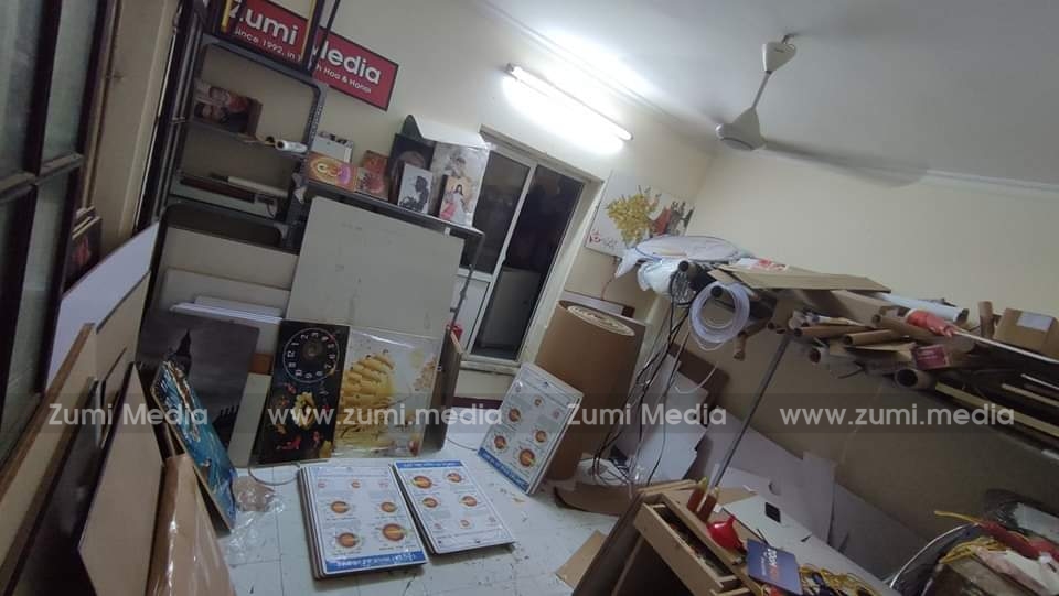 Zumi Media khai trương Lab in phóng ảnh, Xưởng Ảnh gỗ tại Kim Ngưu 8 Nha-may-sx-tranh-anh (3)