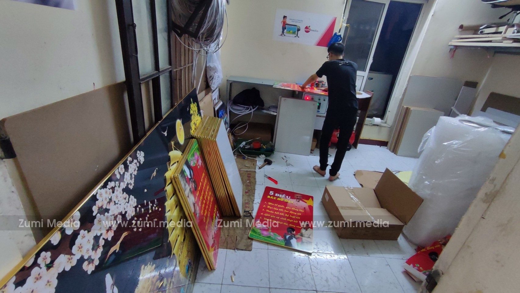 Zumi Media khai trương Lab in phóng ảnh, Xưởng Ảnh gỗ tại Kim Ngưu 23 Z4202683447092_b0526c93042aa70b97888bc600b89253