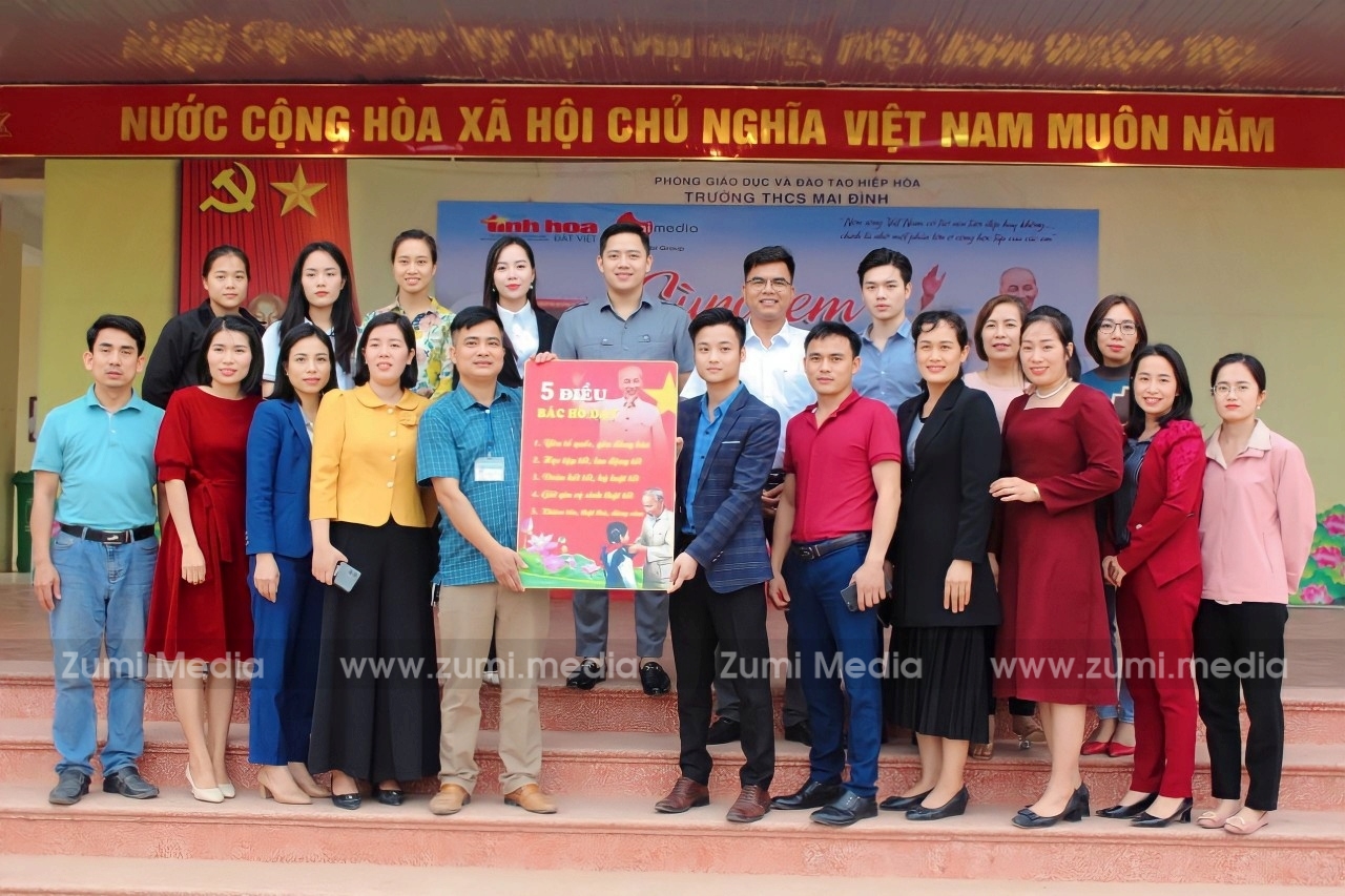 Zumi Media tài trợ tranh ảnh trang trí Trường THCS Mai Đình, Hiệp Hòa, Bắc Giang 10 Z4202585351477_87e72b41f8e5fbbf33c9b651c4691070