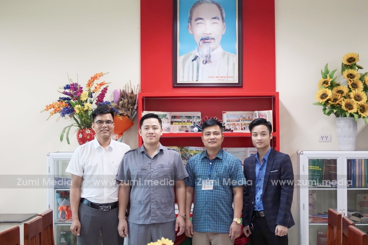 Zumi Media tài trợ tranh ảnh trang trí Trường THCS Mai Đình, Hiệp Hòa, Bắc Giang 3 Z4202585393171_0a6cd8e5998d9ddbf4a31d980f8f9ce3