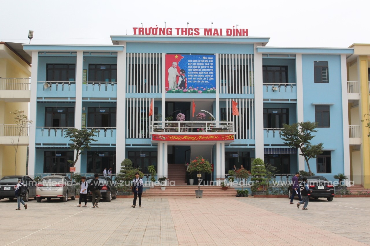 Zumi Media tài trợ tranh ảnh trang trí Trường THCS Mai Đình, Hiệp Hòa, Bắc Giang 11 Z4202585458237_9e99938915a36f5b17e2c6d1ace041d2