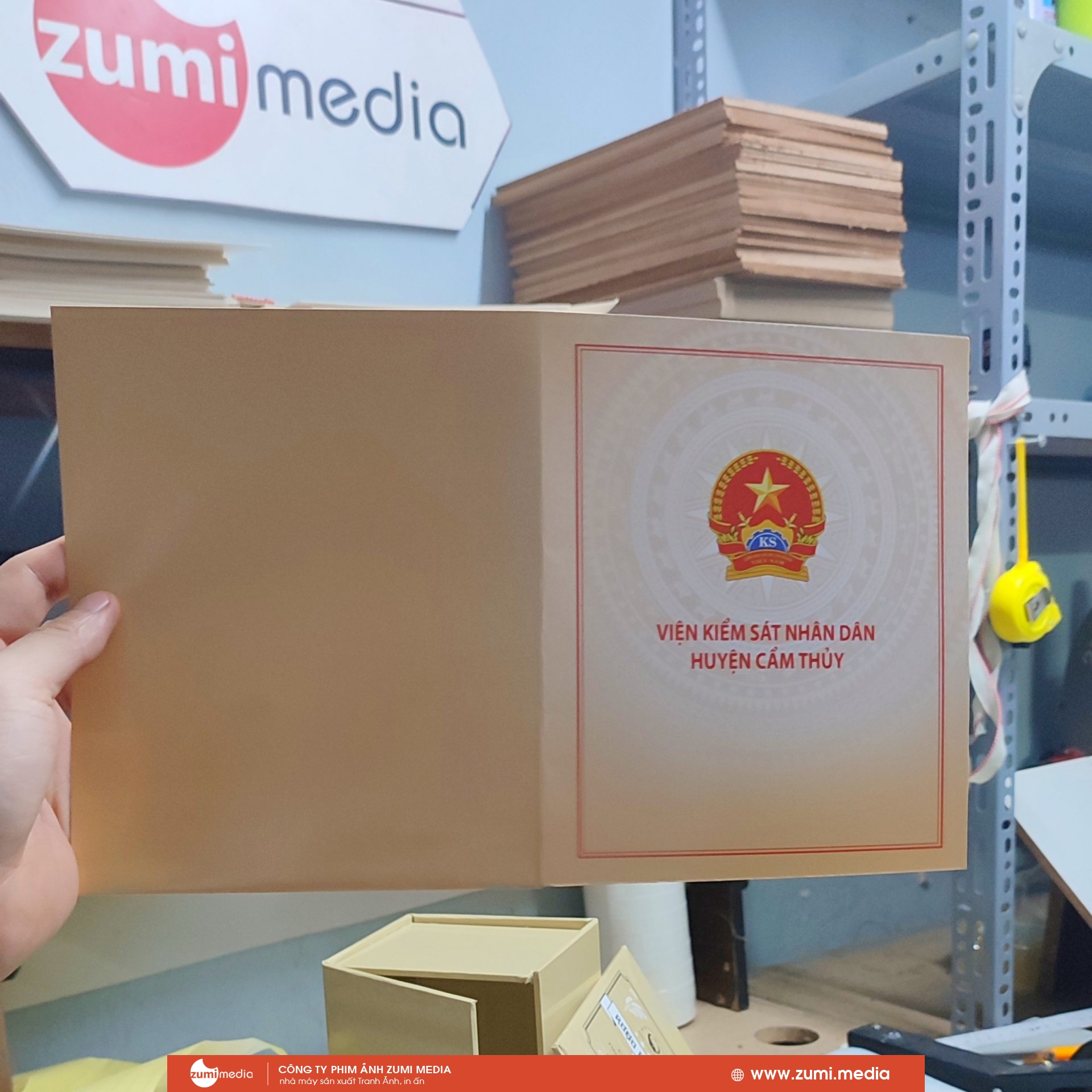 In kẹp file – Folder đựng tài liệu 2 in to gap Vien KSND huyen Cam Thuy Thanh hoa 1