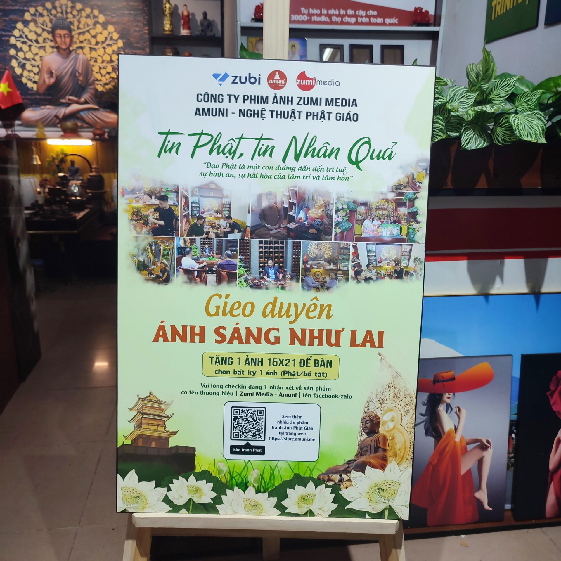 Amuni dong hanh cung Zumi Media gieo duyen anh sang Nhu Lai tang tranh anh Phat Giao tai Zumi Ha Noi 3