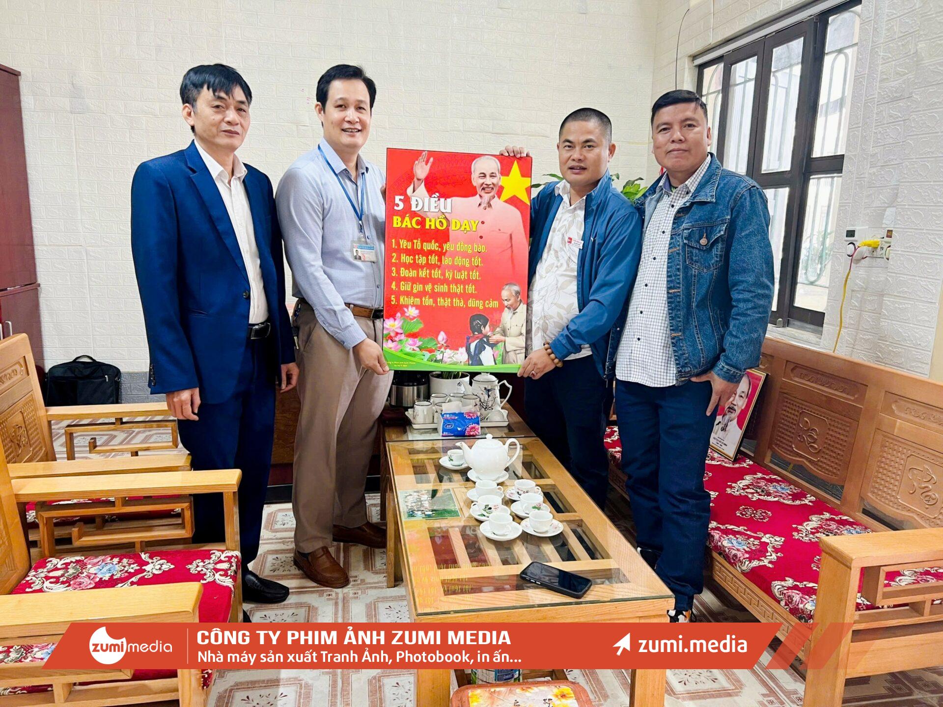 Zumi Media tài trợ tranh ảnh trang trí phòng học tại Trường Mầm Non Quang Minh, Hiệp Hòa, Bắc Giang 1 Zumi Media tai tro tranh anh trang tri phong hoc tai Truong Mam Non Quang Minh Hiep Hoa Bac Giang 3