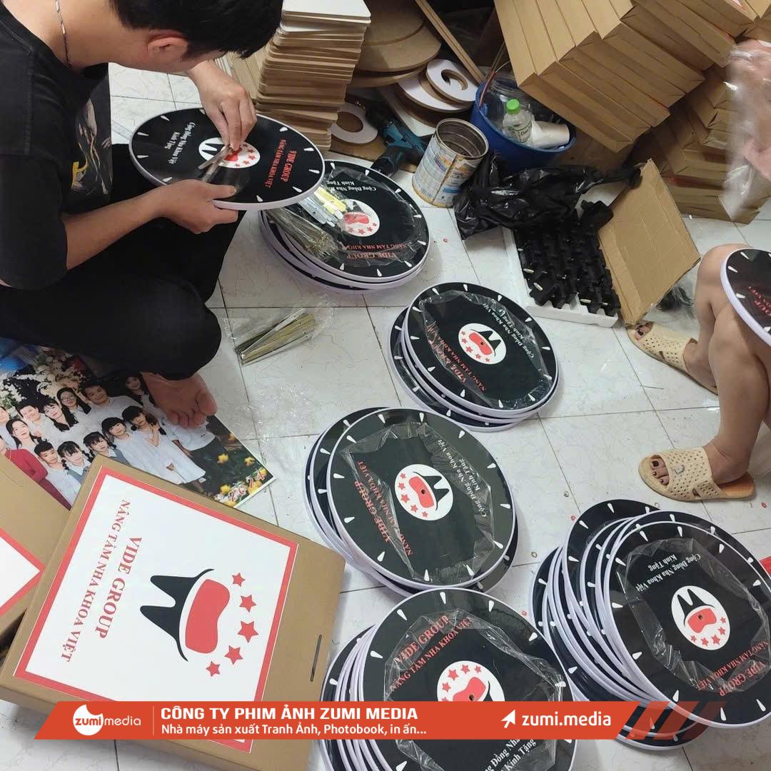 Xưởng Chuyên In Tranh Tráng Gương, Lắp Đồng Hồ, In Mặt Đồng Hồ Theo Yêu Cầu, Tranh Tròn Các Kích Cỡ 2 In Tranh Trang Guong Lap Dong Ho 1