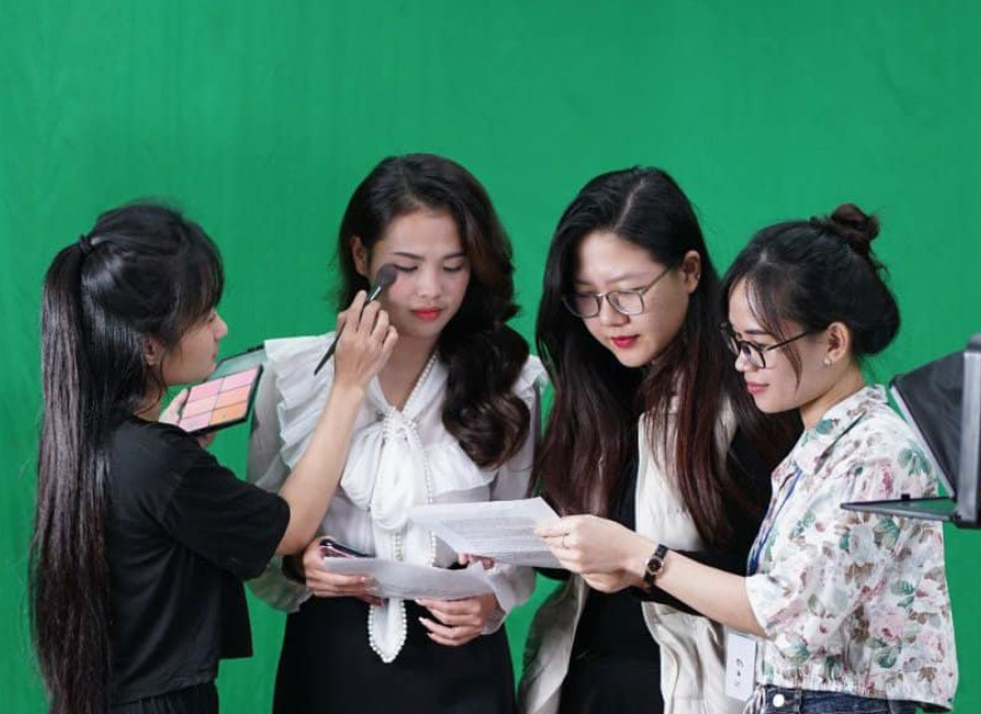 Khoa Hoc Trang Diem Pro Chuyen Nghiep